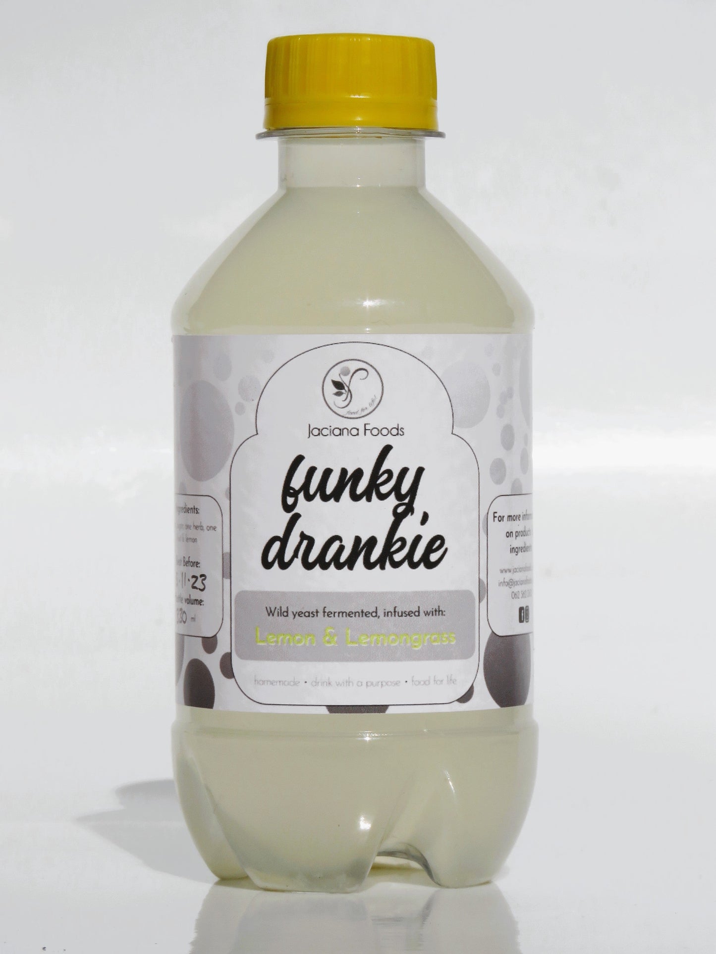 A bottle of Lemon and Lemongrass Funky Drankie